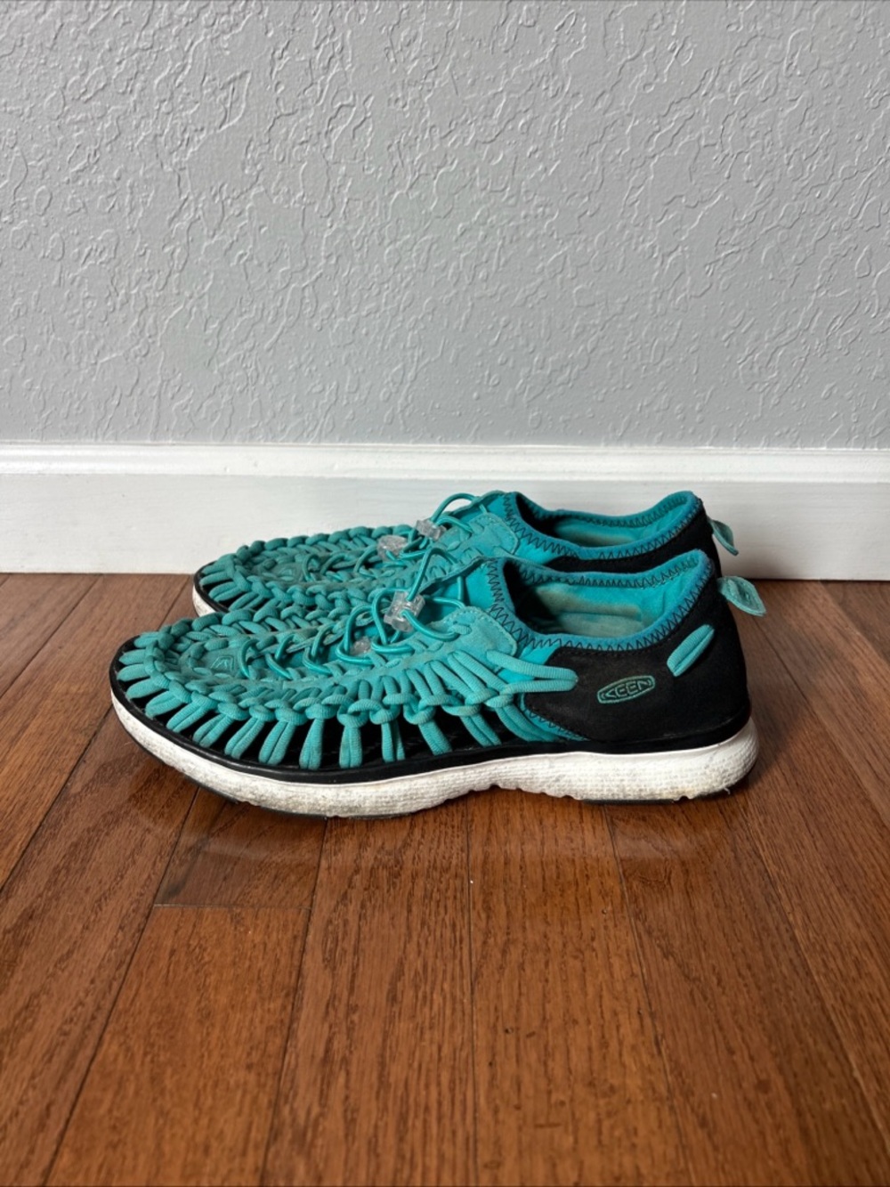 Keen Uneek Sport Trail Hiking Water Sandals Bungee Women’s Size 8.5 Teal